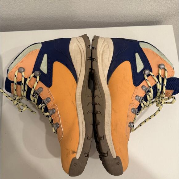 Columbia Newton Ridge Plus Womens Size 8.5 Peach/Blue Hiking Boots Waterproof - Picture 5 of 7